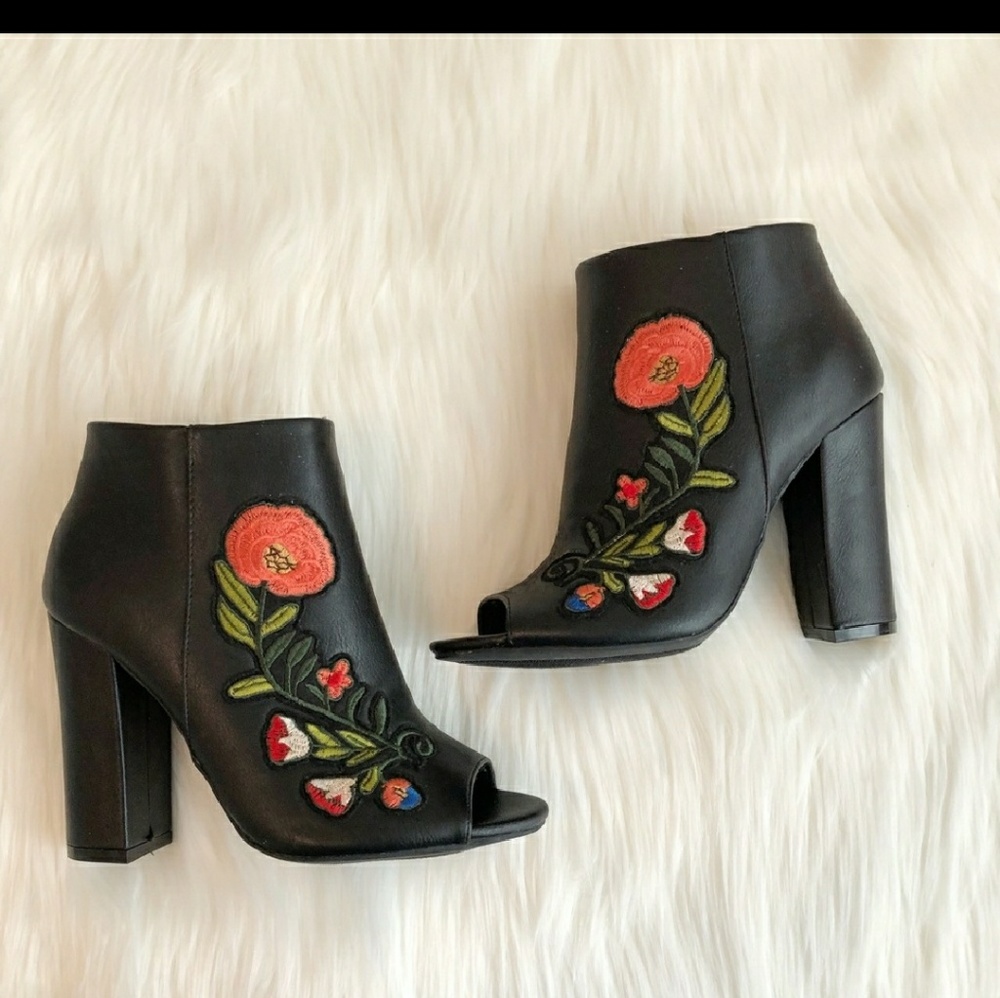 Womans.heel boots